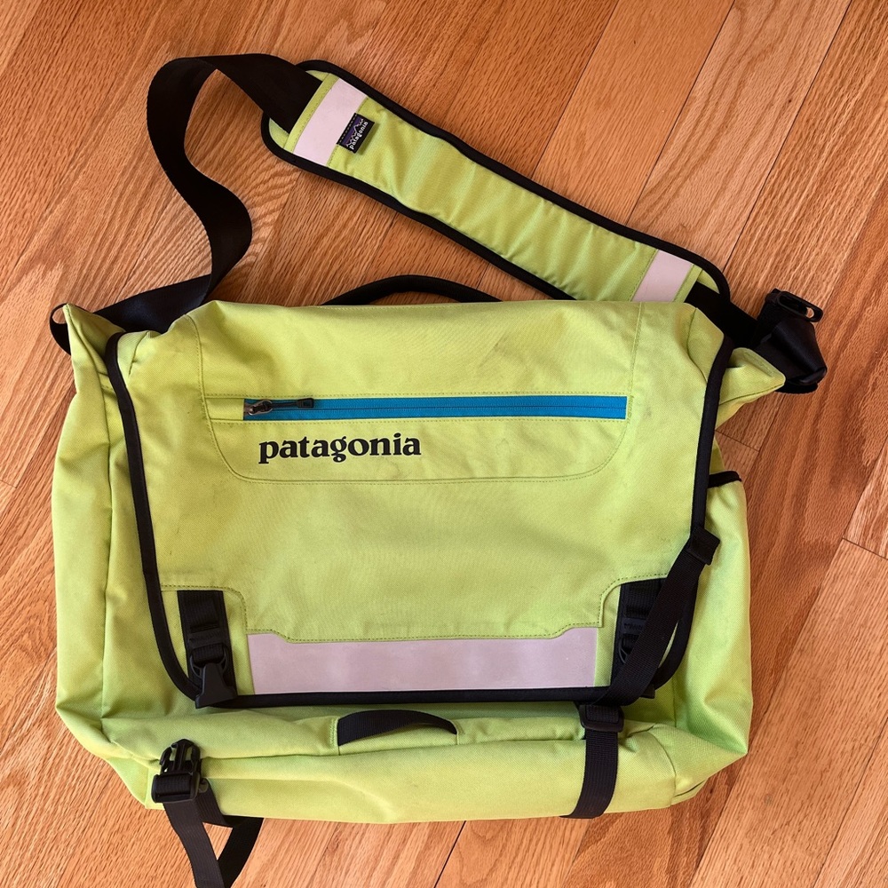 PATAGONIA Messenger shoulder bag lime green